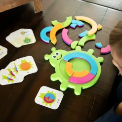 Fat Brain - Bugzzle Puzzle
