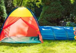 B. toys – B. Outdoorsy