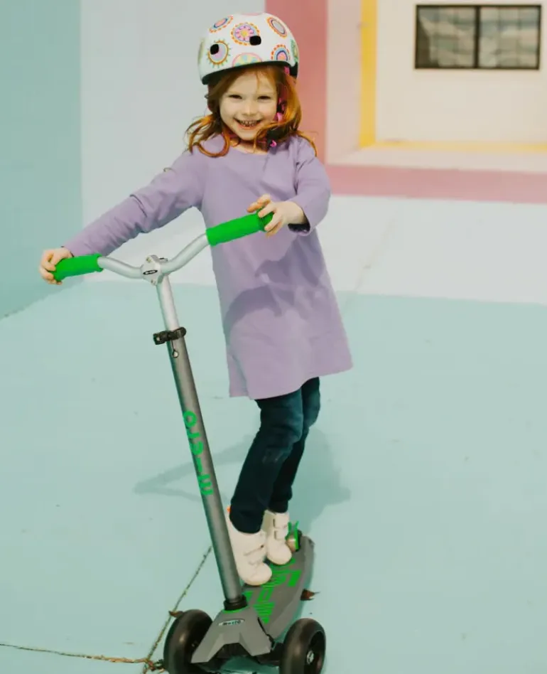 Micro - Maxi Deluxe Pro Scooter - Grey/Green