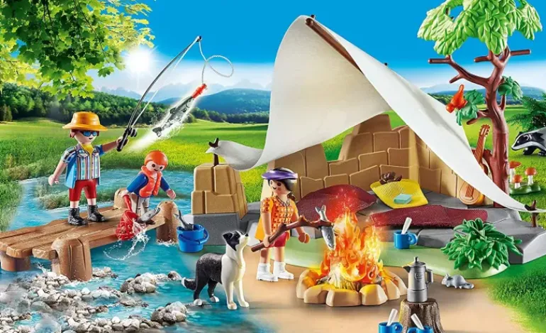 Playmobil - Family Camping Trip (70743)