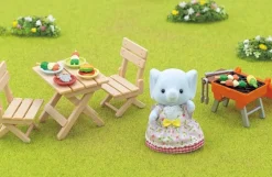 Sylvanian Familes - BBQ Picnic Set with Elephant